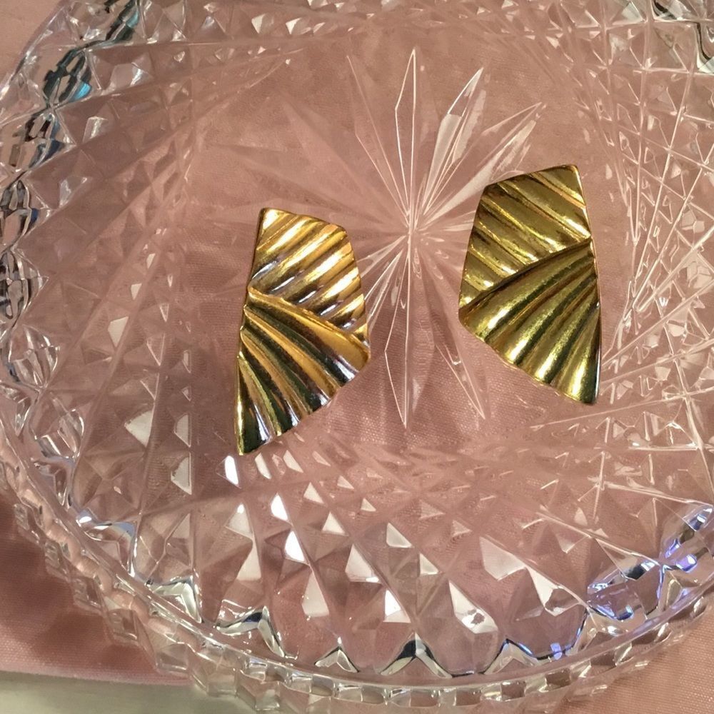 $8 ea or 3/$15. Goldtone Dimensional Fan-like Earrings